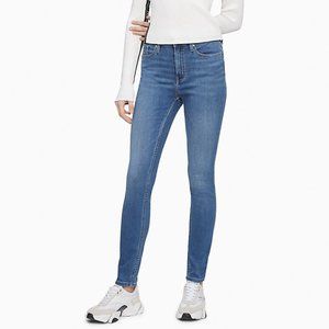 Calvin Klein Women's size 32 Ultimate Skinny Jeans